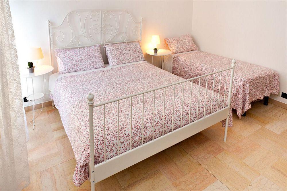 Hotel Provenza Вентімілья Екстер'єр фото