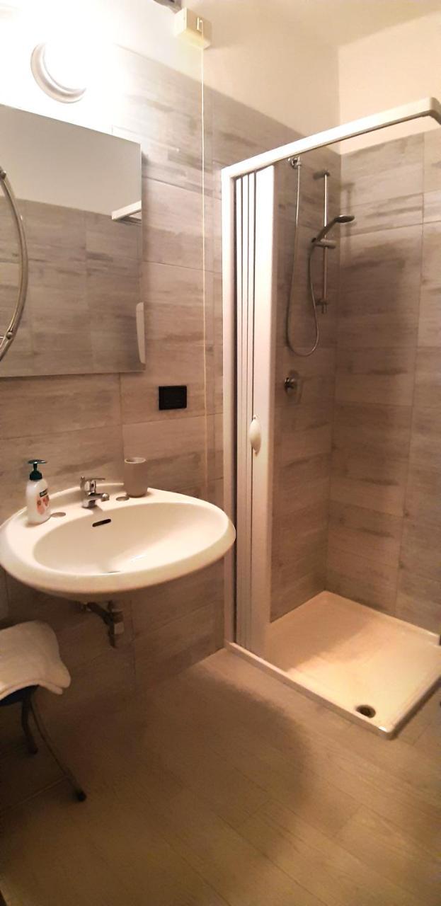 Hotel Provenza Вентімілья Екстер'єр фото