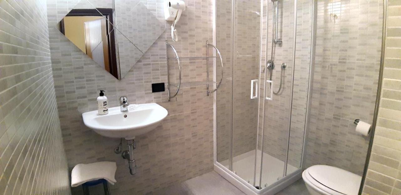 Hotel Provenza Вентімілья Екстер'єр фото