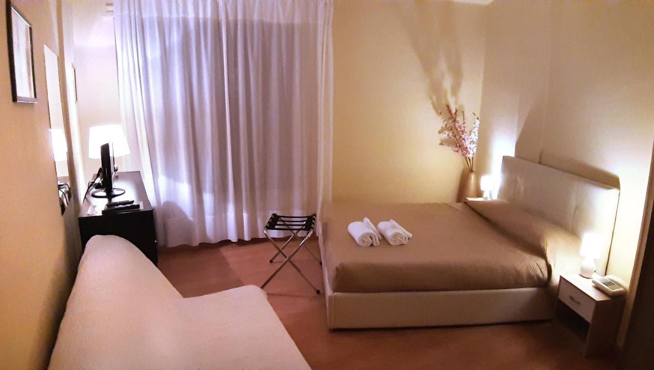 Hotel Provenza Вентімілья Екстер'єр фото