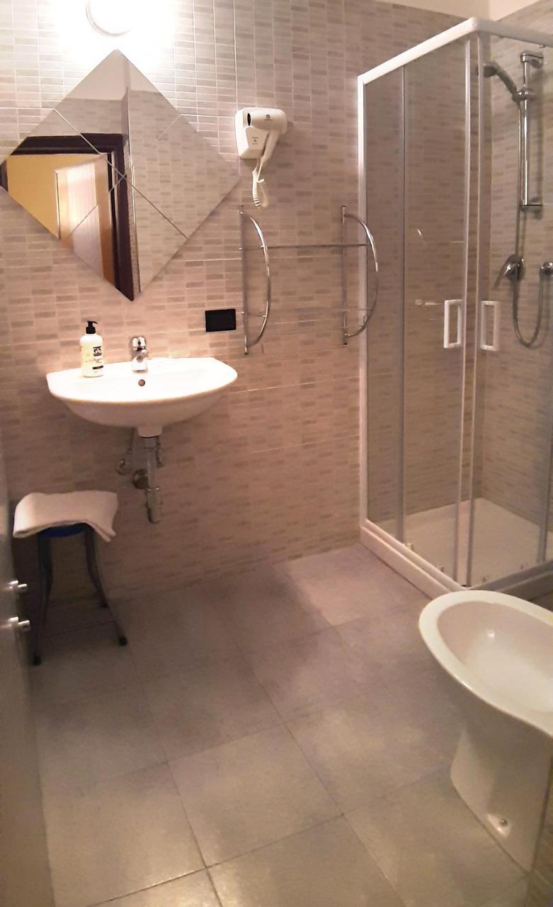 Hotel Provenza Вентімілья Екстер'єр фото